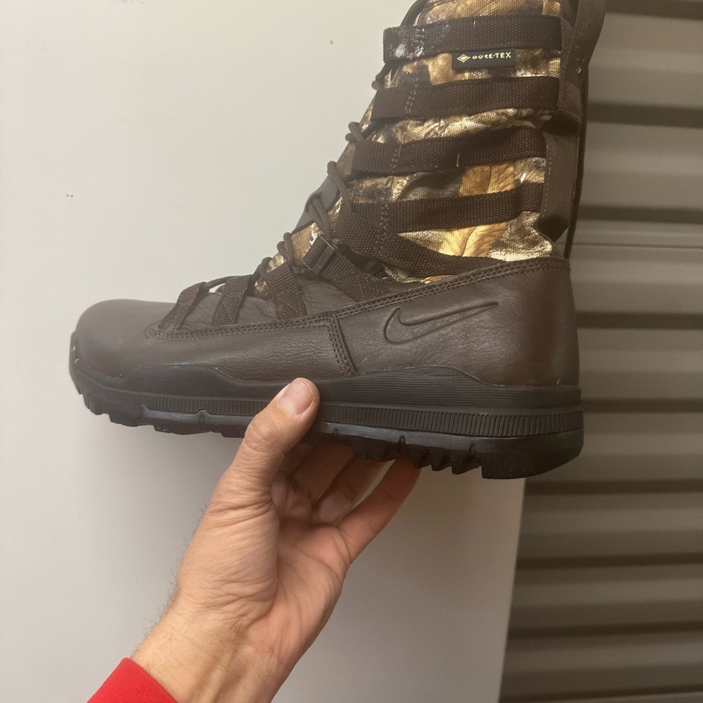- Nike boots size 12 for men color brown - Picture 11 of 11